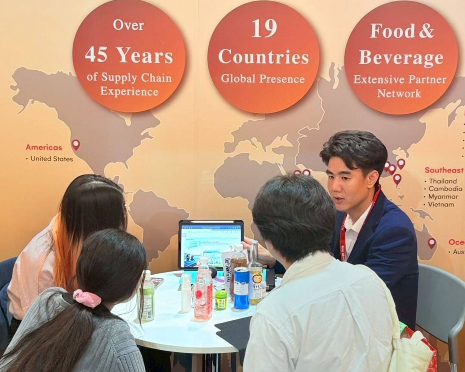 scg international F&B team and customer in thaifec anuga asia 2025 scg international F&B team and customer in thaifec anuga asia 2025