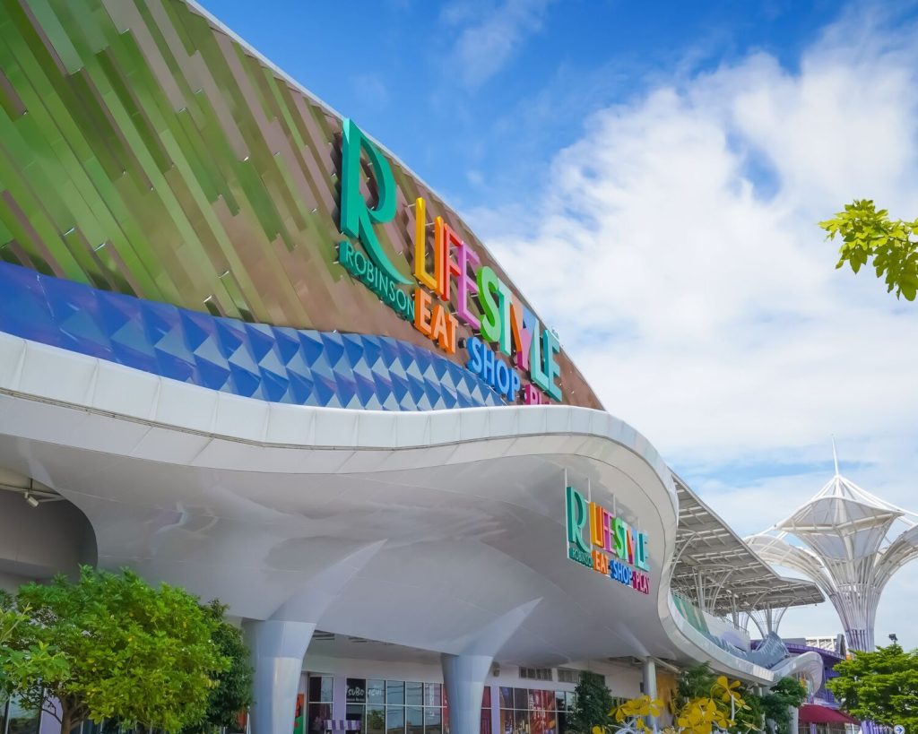 Partner with Robinson Lifestyle blog-5 Accelerate Net-Zero Goals with LED Solar Street Light Solutions by SCG International