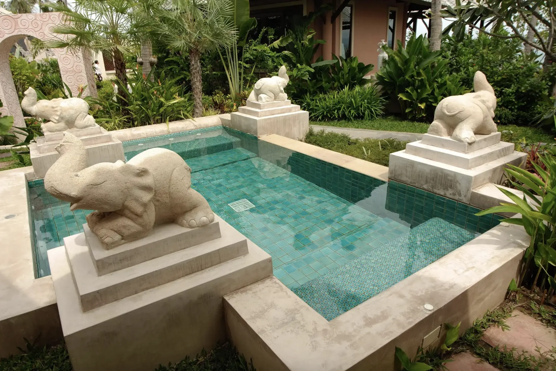 sculpture Sculpture application of Montania white cement